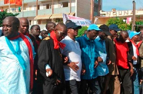Manifestation interdite de l’opposition : Oumar Sarr et Mamadou Diop Decroix mis aux arrêts