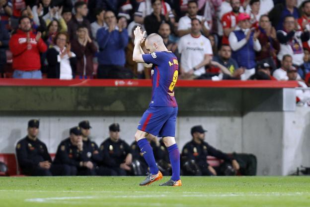 Andrés Iniesta annonce son départ de Barcelone