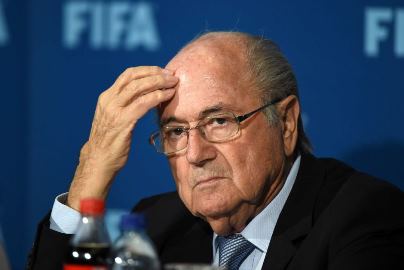 Fifa : Sepp Blatter  porte plainte contre Gianni Infantino