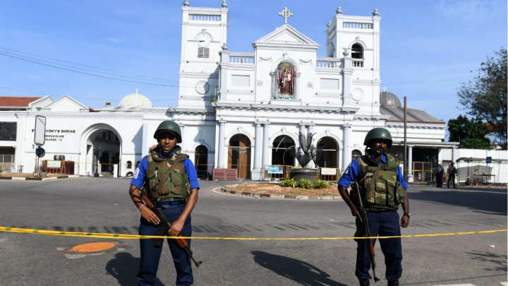 Sri Lanka : le bilan des attentats s'alourdit à 320 victimes, le pays en deuil national