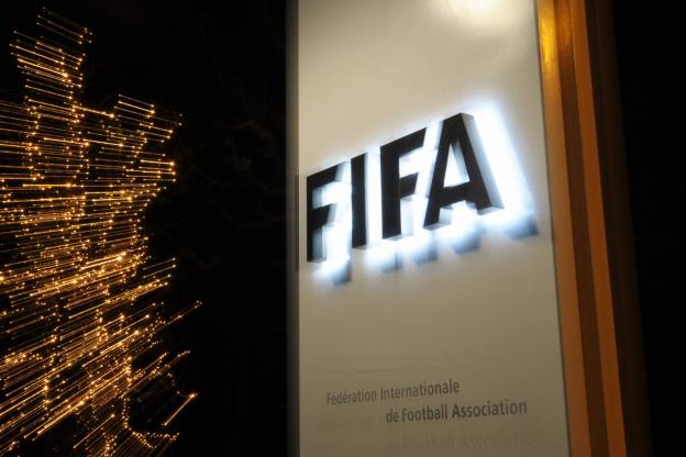 Huit joueurs suspendus à vie par la FIFA pour...