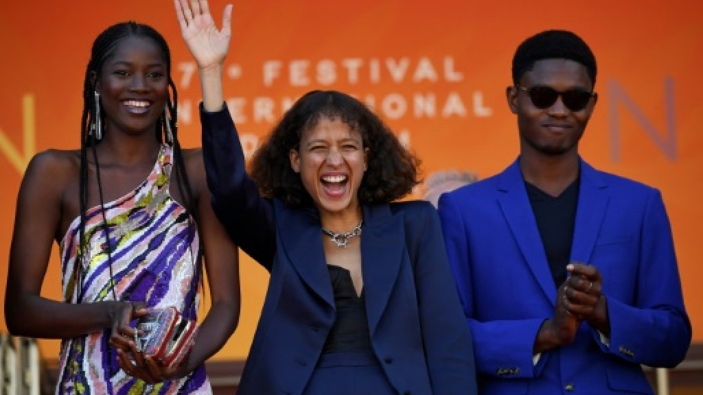 A Cannes, la fable politique de la Franco-Sénégalaise Mati Diop sur les migrants