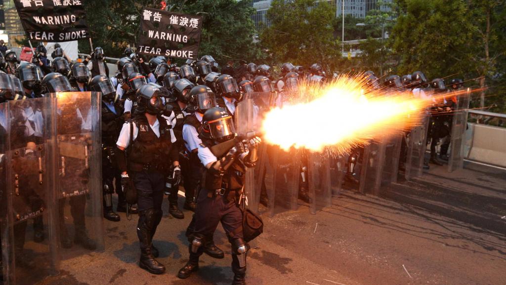 Hong Kong: violents affrontements entre police et manifestants