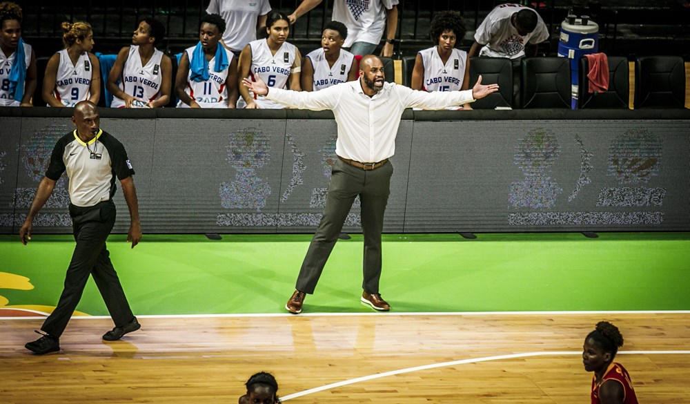 Afrobasket-Erreurs d'arbitrage : le cri de cœur de l'entraîneur du Cap Vert
