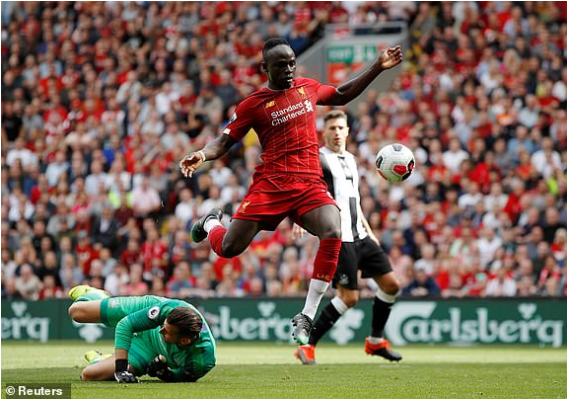 Liverpool-Newcastle : Sadio Mané inscrit un doublé