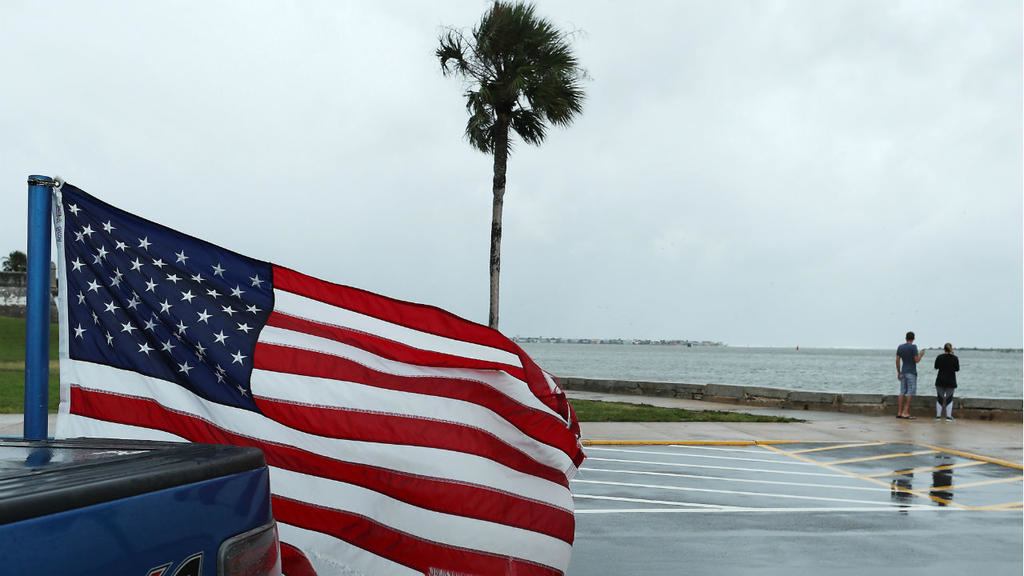 L'ouragan Dorian attendu en Floride, après un passage meurtrier aux Bahamas