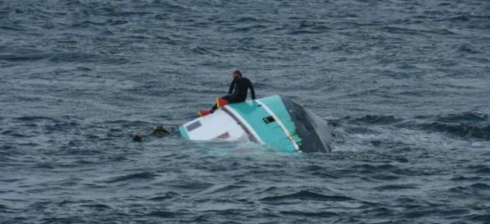 Saint-Louis : 2 pirogues chavirent  en haute mer, 7 pêcheurs repêchés et 1 porté disparu