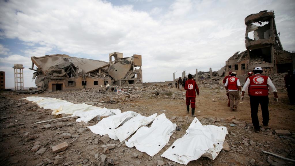 Frappe de la coalition au Yémen: plus de 100 morts selon la Croix-Rouge