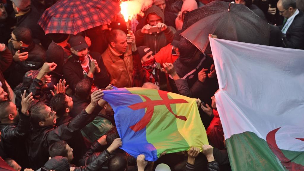 Algérie : manifestation nocturne contre la présidentielle du 12 décembre