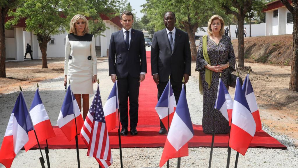 Côte d’Ivoire: Macron et Ouattara rendent hommage aux victimes de Bouaké