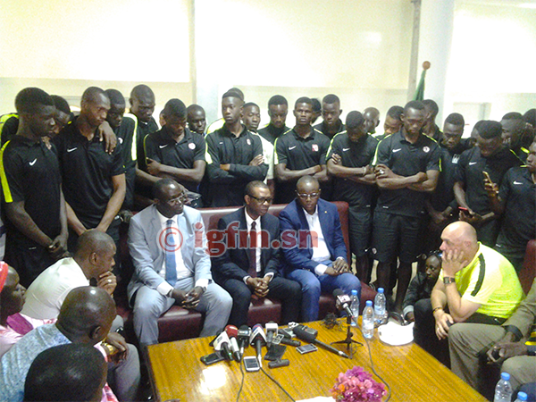 Ligue des champions: Youssou Ndour appelle à l'union sacrée autour de Génération Foot