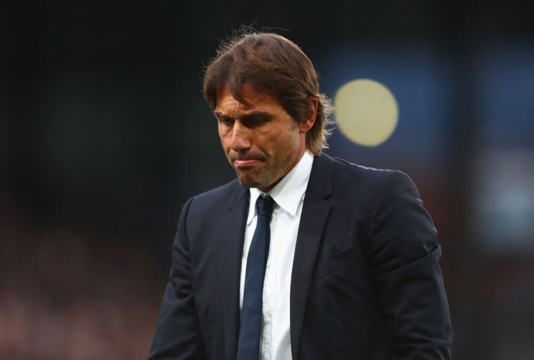 Chelsea : Antonio Conte licencié, Sarri en approche