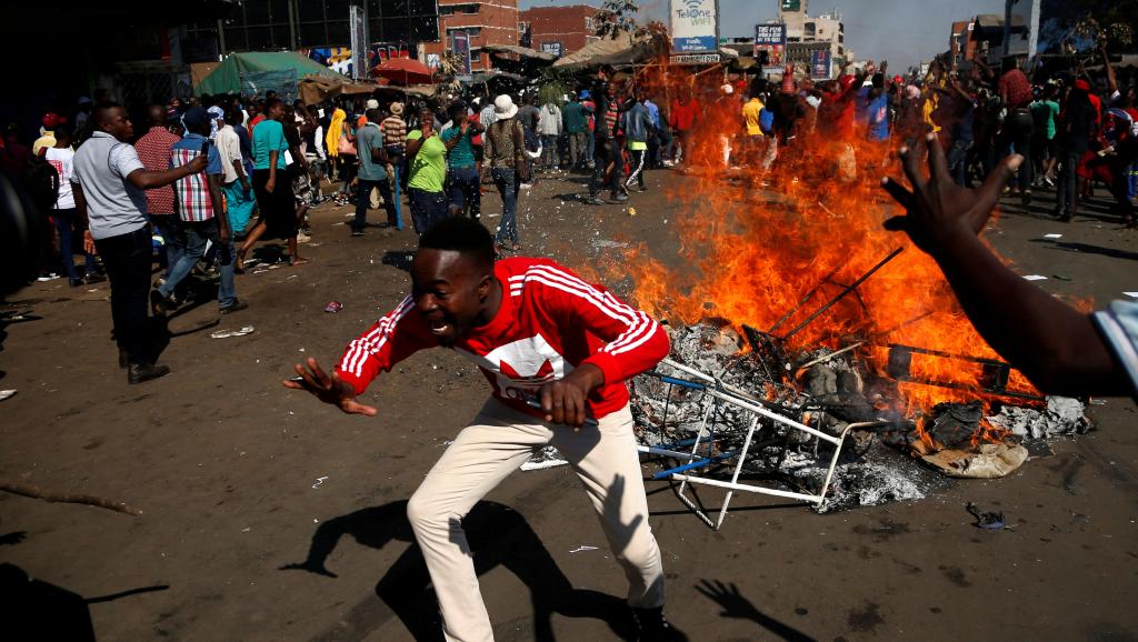 Zimbabwe : 3 morts dans des heurts entre partisans de l’opposition et forces de l’ordre