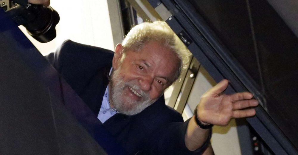 Lula, candidat à la présidentielle brésilienne malgré son incarcération