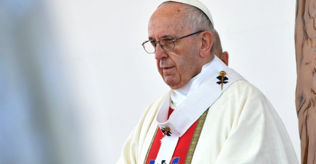 Le pape François, accusé d'avoir couvert des abus sexuels
