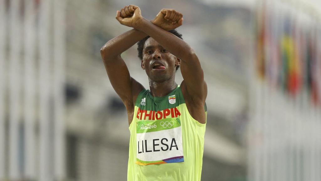 Ethiopie : le marathonien médaillé olympique, Feyisa Lilesa est rentré d’exil