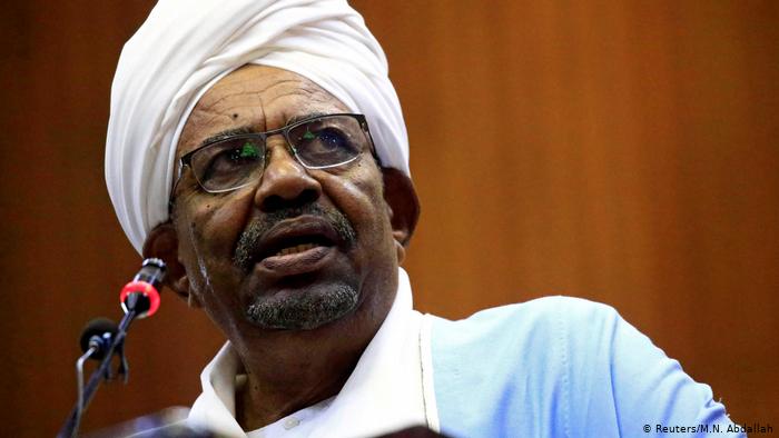 Soudan : le président déchu Omar el-Béchir transféré en prison