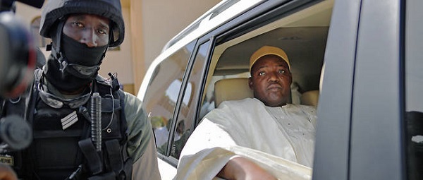 Gambie : Adama Barrow testé négatif au coronavirus