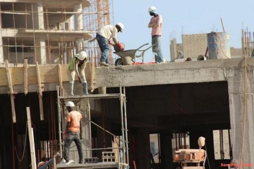 Les travailleurs du BTP réclament 250 milliards à l’Etat du Sénégal