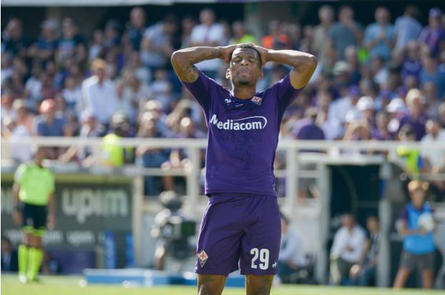 Serie A : le match Atalanta Bergame-Fiorentina interrompu pour des cris racistes adressés à Dalbert