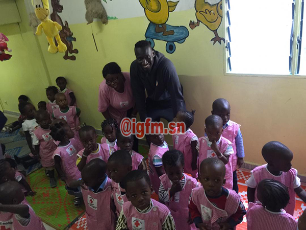 Famara Diédhiou rend visite à des écoles de Dakar