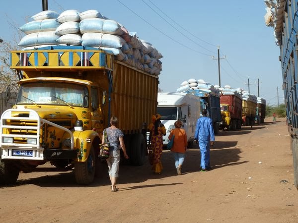 Sagatta : Trois camions convoyant clandestinement 65 tonnes d’arachide immobilisés par la gendarmerie