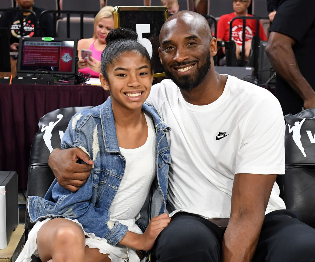 Le basketteur Kobe Bryant périt dans un accident d'hélicoptère avec l'une de ses filles