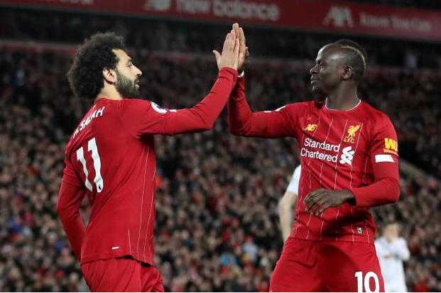 Liverpool démarre l'année 2020 par une victoire, Salah et Mané décisifs