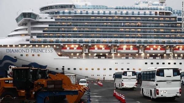 Coronavirus : les passagers du Diamond Princess commencent à quitter le navire