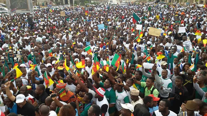 Propos contre Paul Biya: des Camerounais protestent contre Emmanuel Macron