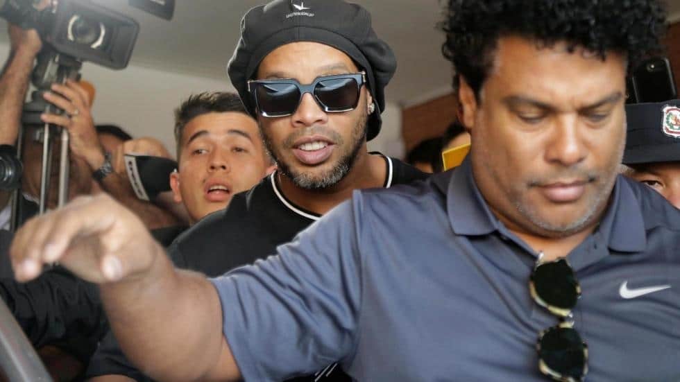 Justice : Ronaldinho paye sa caution et sort de prison