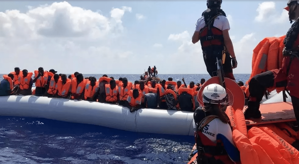 Méditerranée: plus de 400 migrants bloqués au large de Malte