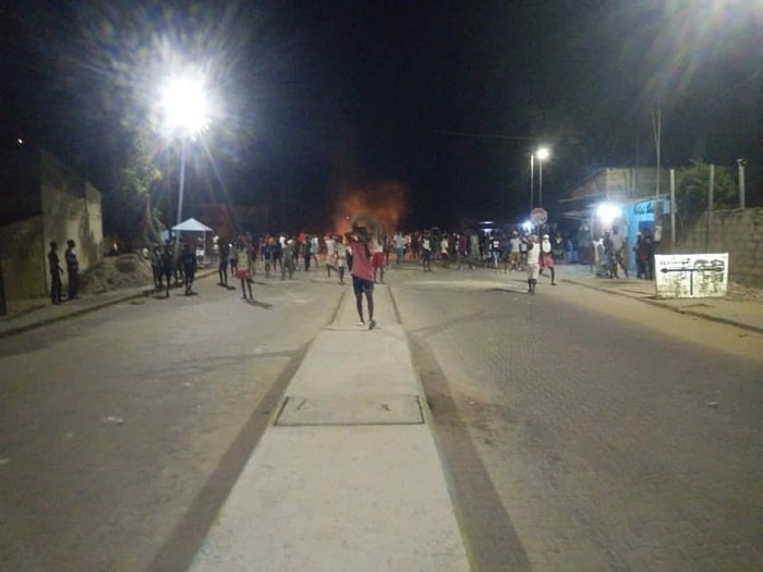Manifestations spontanées à Ziguinchor : Des jeunes mettent le feu à Djirigho et Soucoupapaye