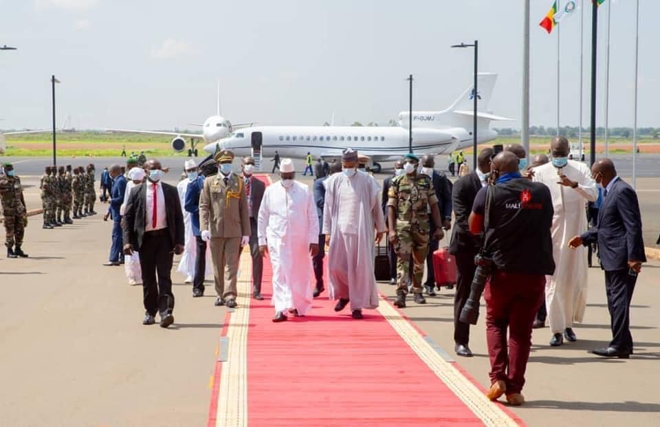 Crise au Mali : le président au Macky Sall à Bamako pour tenter d’éteindre le feu