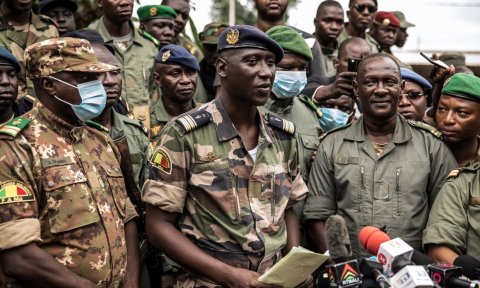 Mali : après un premier couac, la junte et le M5-RFP « dissipent » tout malentendu