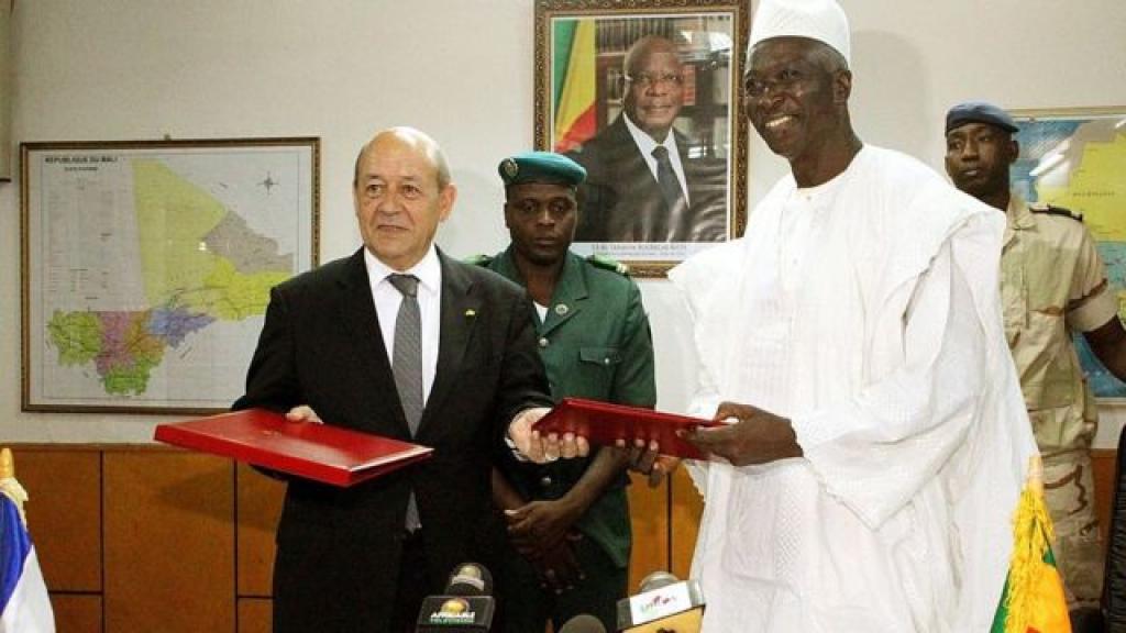 Qui est Bah N’Daw, le nouveau président de transition du Mali?