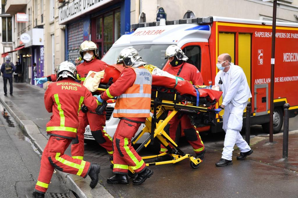 Attaque à l\'arme blanche près des anciens locaux de «Charlie Hebdo», plusieurs blessés