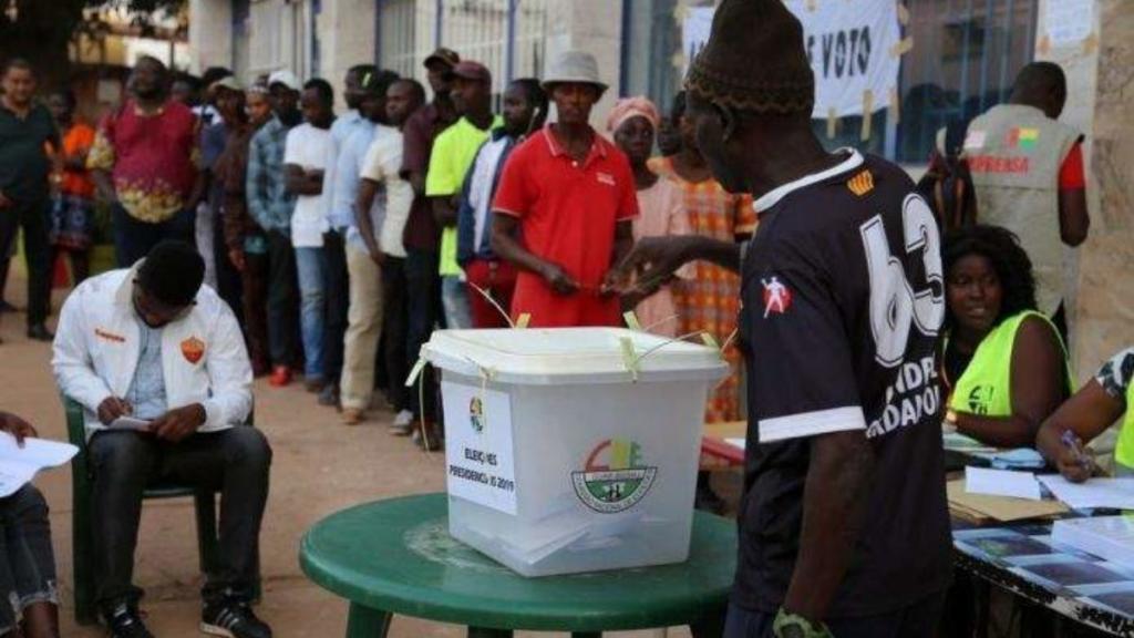 Guinée: 5 millions d'électeurs appelés aux urnes d'un scrutin contesté