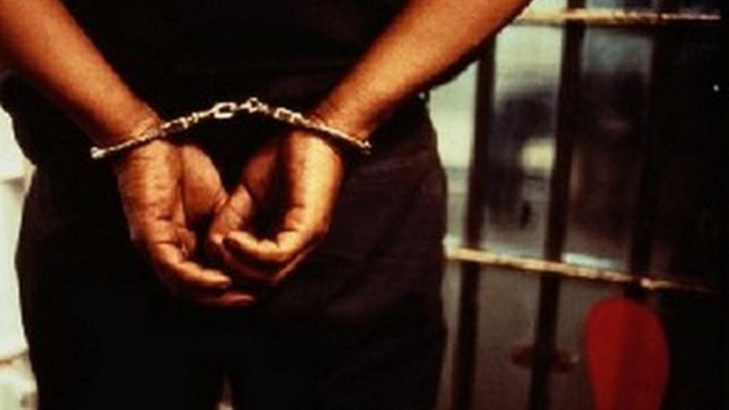 Un gay arrêté pour avoir sodomisé un garçon de 8 ans 