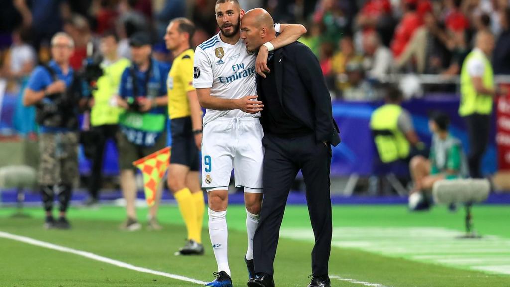 Zidane proclame Karim Benzema meilleur attaquant de l\'histoire du football français !