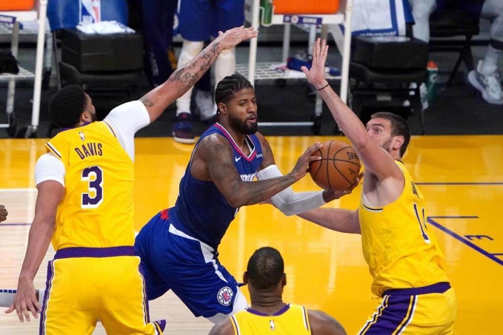 En NBA, les Clippers surprennent les Lakers d\'entrée