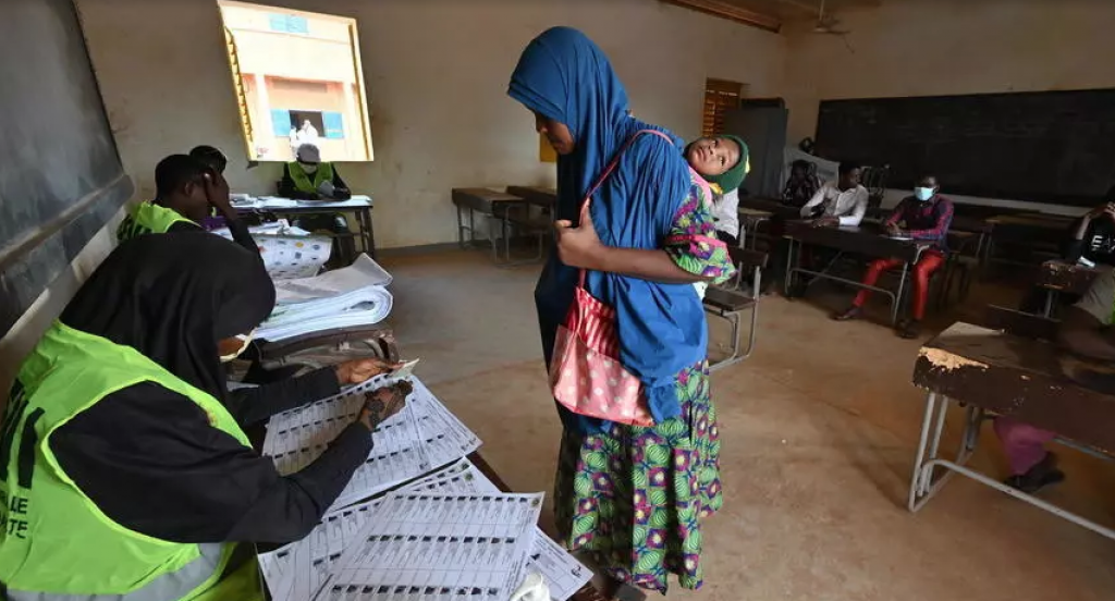 Élections au Niger: jour J pour un scrutin nouveau et sous surveillance