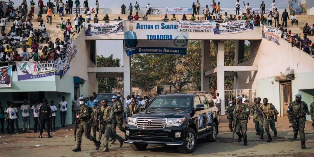 Élections en Centrafrique: l\'engouement troublé par des dysfonctionnements et des violences