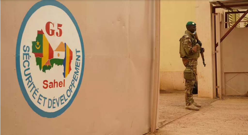 Sommet du G5 Sahel: Barkhane à la croisée des chemins