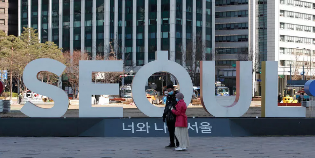 Vaccination contre le Covid-19: en Corée du Sud, les «vieux» attendront