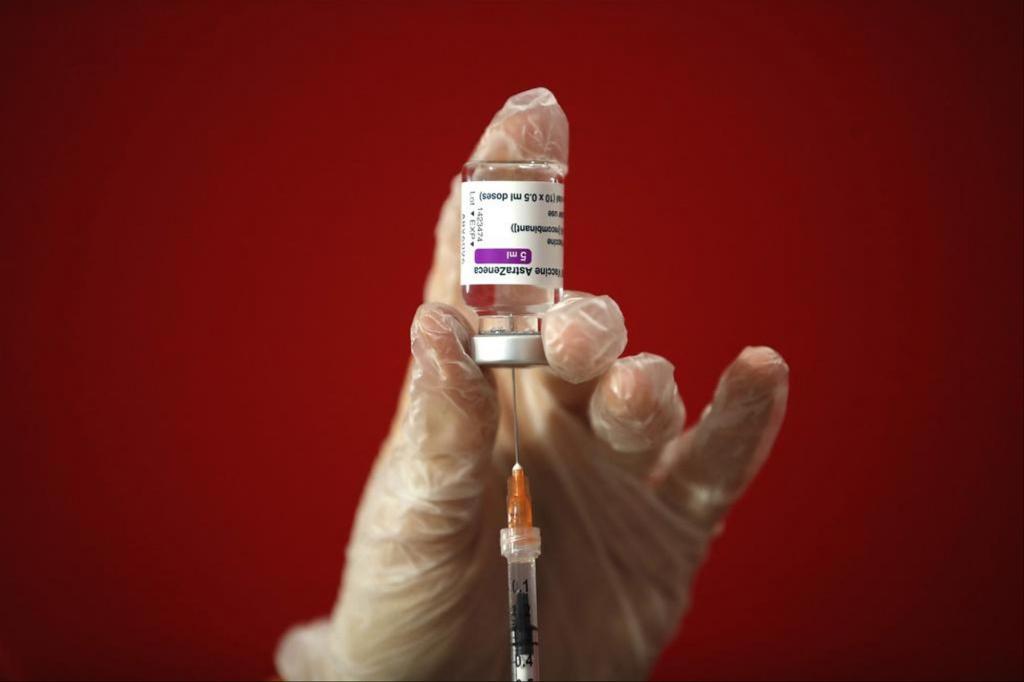 Vaccins: l\'UE a lancé une action en justice contre AstraZeneca
