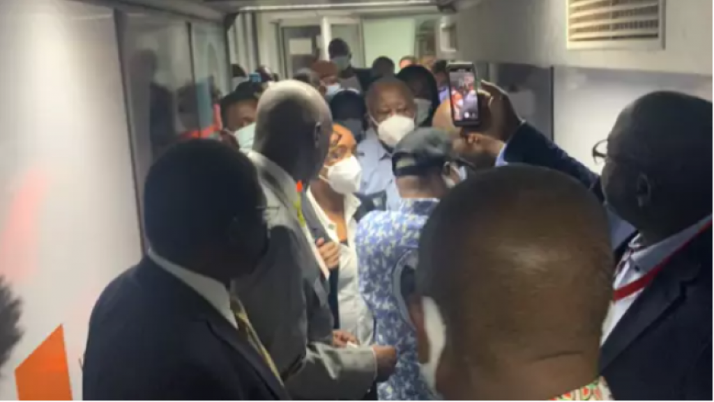 L'avion de l'ex-président Laurent Gbagbo a atterri à l'aéroport d'Abidjan