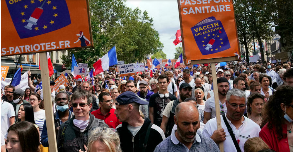  France: des milliers de personnes de nouveau dans les rues contre le «pass sanitaire»