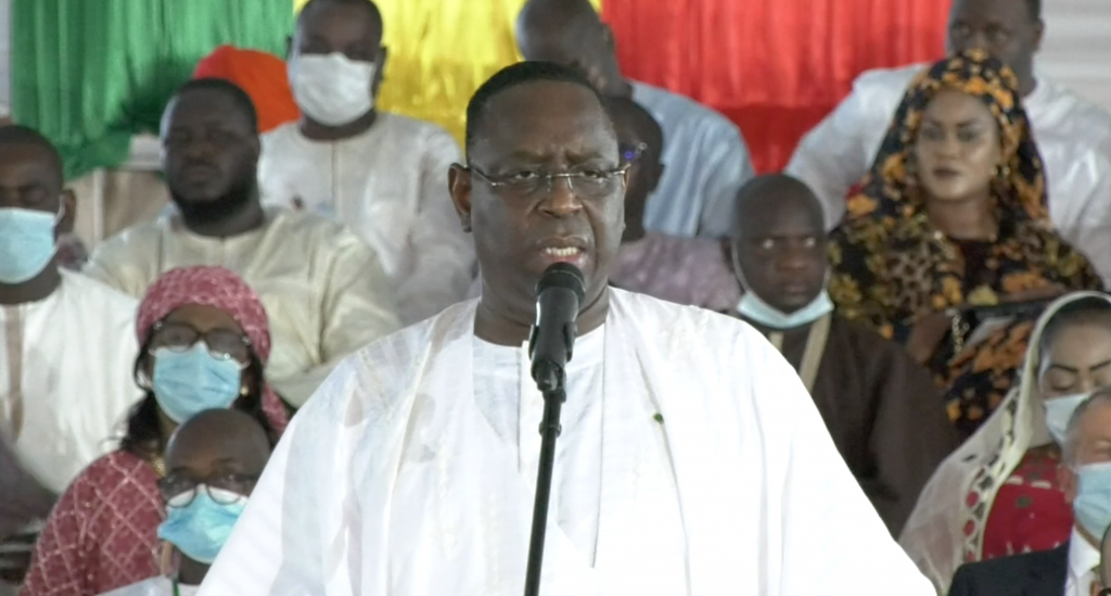 Macky annonce un vaste programme de reconstruction des hôpitaux du Sénégal  