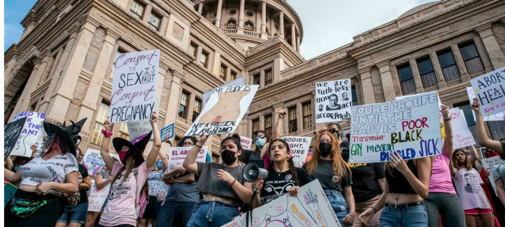  États-Unis: un juge fédéral bloque temporairement la loi qui interdit l\'avortement au Texas